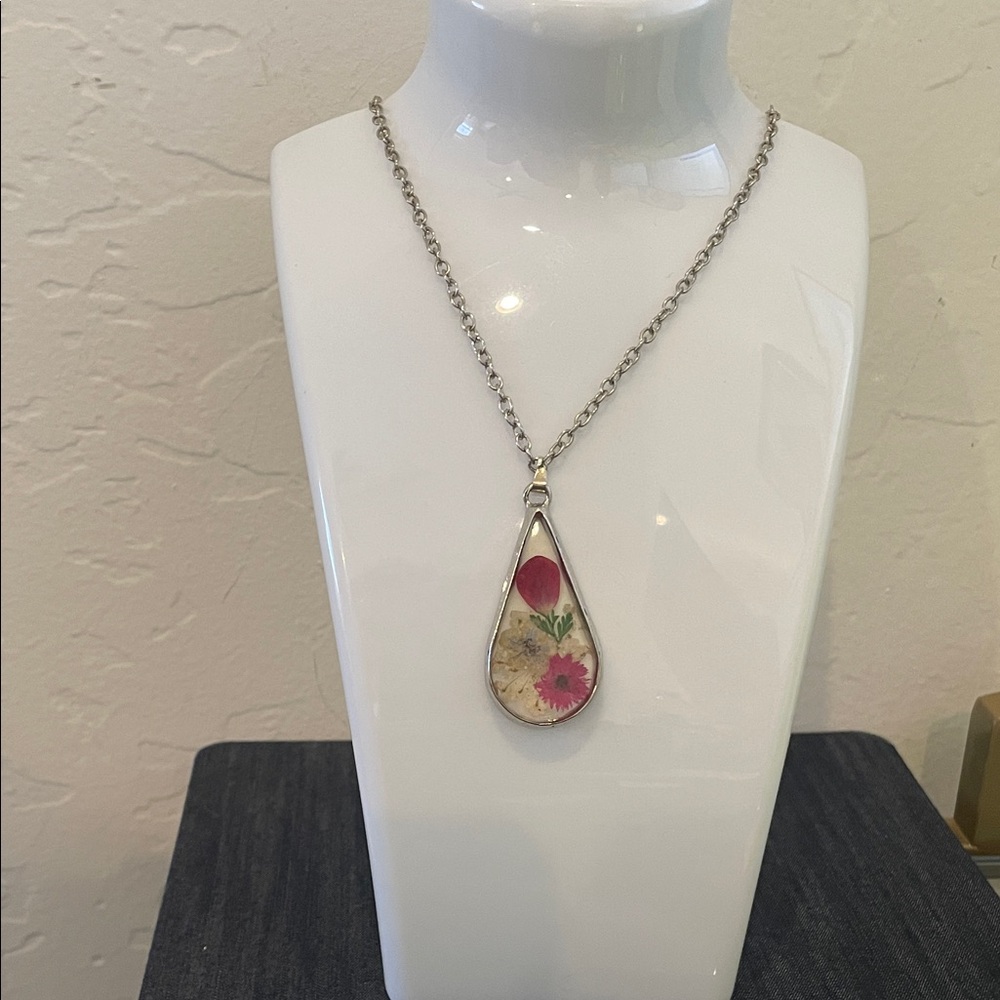 Fashion Pink Floral Teardrop Pendant Silver Necklace